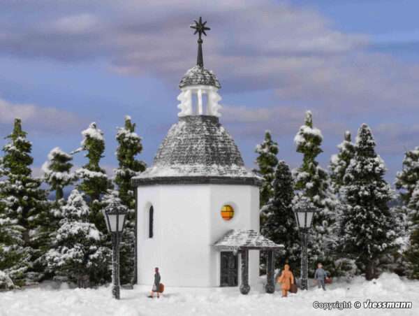 49412 Z Stille-Nacht-Gedächtnis-Kapelle mit LED- Beleuchtung und Kunstschnee, Funktionsbausatz